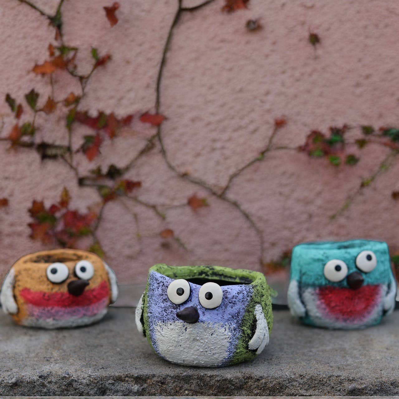 Beautiful Bird Blobhouse Planter (Assorted Colors)